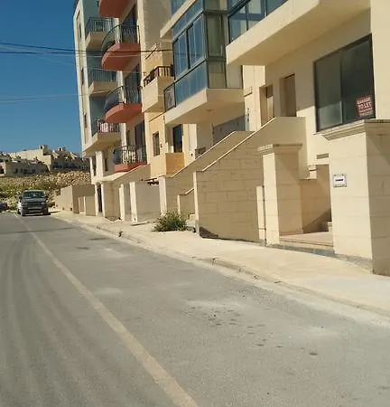 Luxury Modern 3 Bedroom Seaview Apt *