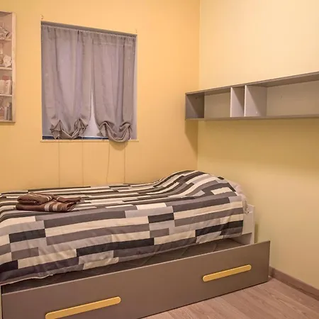 Apartment Luxury Modern 3 Bedroom Seaview Apt